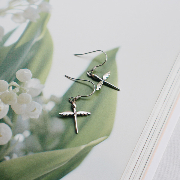 S11183 S25sterling silver wing cross earrings minimalist earrings