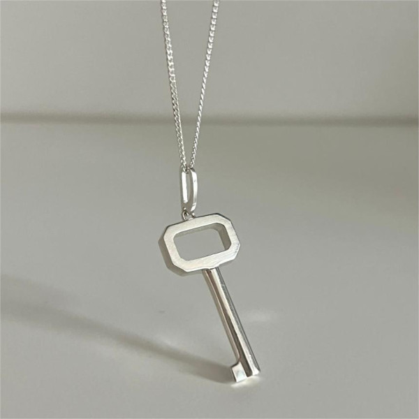 A43706 sterling silver key simple elegant necklace