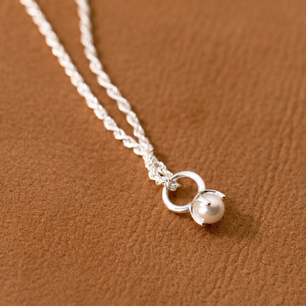A40787 s925 sterling silver trendy artificial pearl circle design necklace