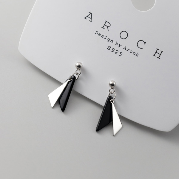 A35755 s925 sterling silver chic black triangle geometric earrings