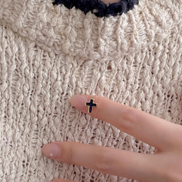 A46379 sterling silver cross simple elegant necklace