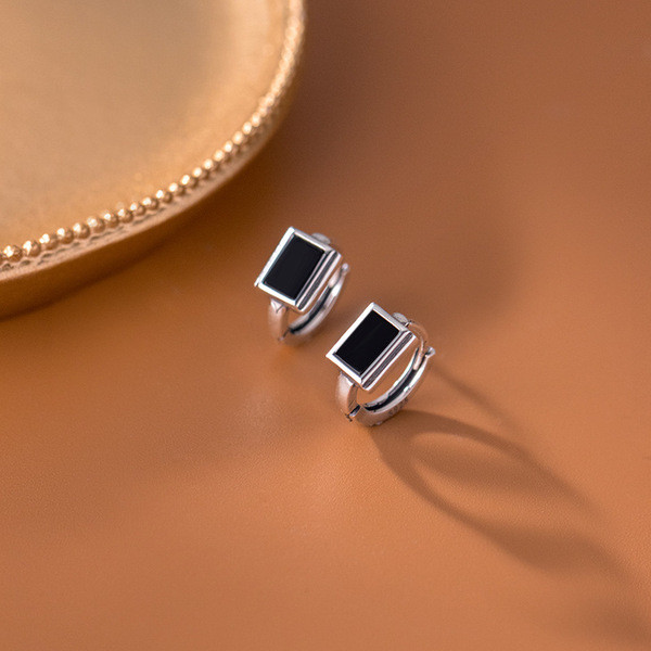 A31689 s925 sterling silver silver black square vintage earrings