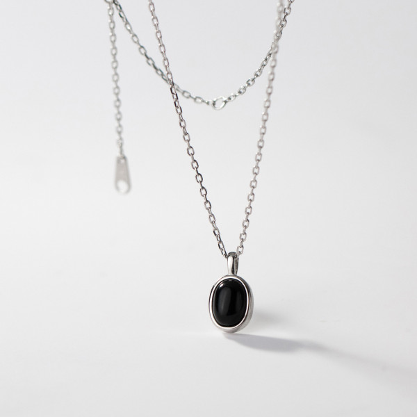 A38313 s925 sterling silver grade artificial black agate oval simple elegant necklace