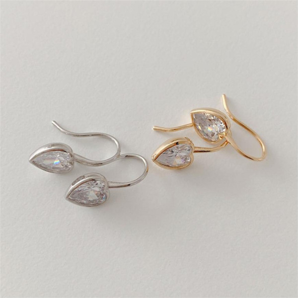 A40442 sterling silver cubic zirconia heart stud fashion elegant simple earrings