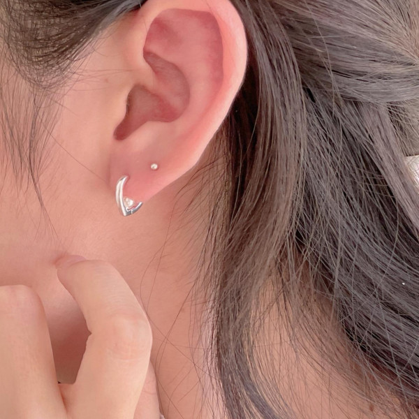 A45399 sterling silver pearl stud simple elegant earrings