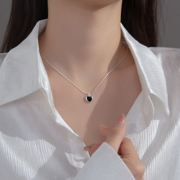 A37205 s925 sterling silver simple black heart necklace
