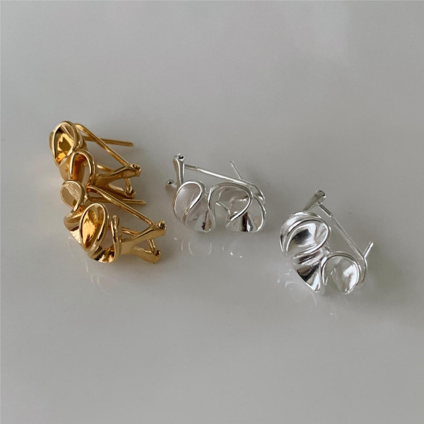 A42741 sterling silver heart stud simple fashion earrings