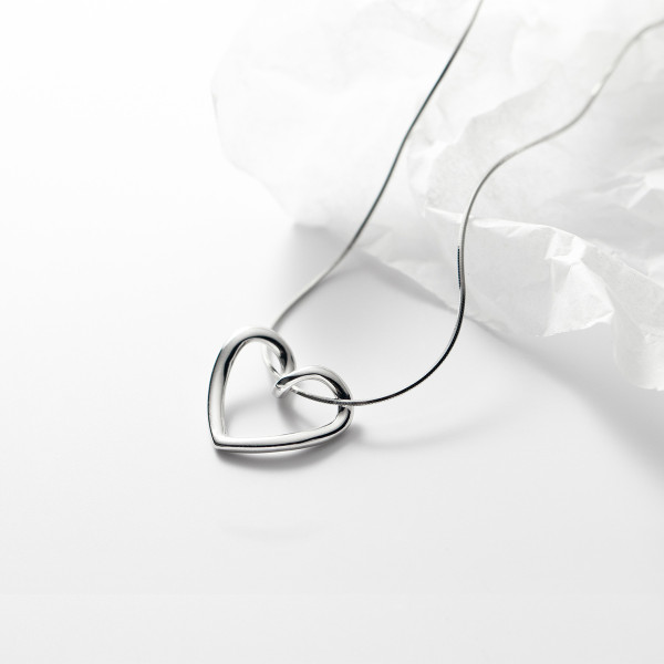 A36935 s925 sterling silver women heartshape hollowed simple design necklace