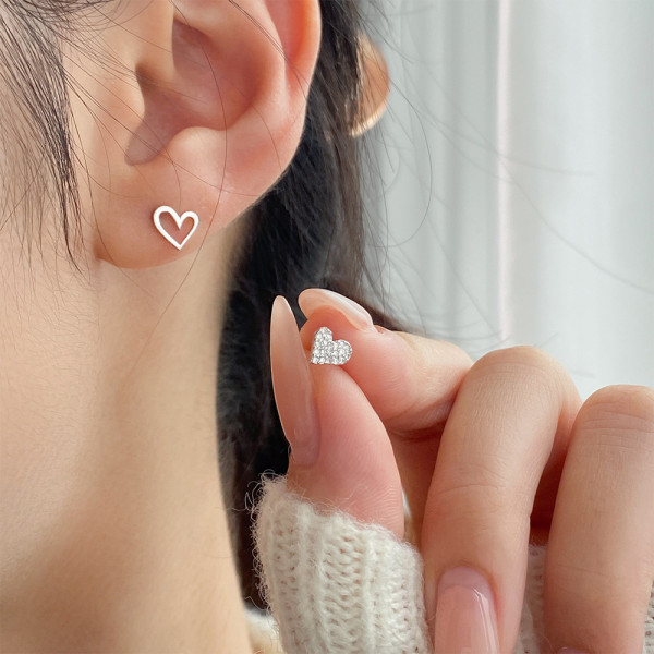 A44550 s925 sterling silver hollowed symmetric sparkling heart stud earrings
