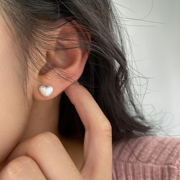 A43805 s925 sterling silver trendy sweet heart stud earrings