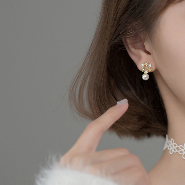 A43877 s925 silver stud sweet rhinestone hollowed flower artificial pearl earrings