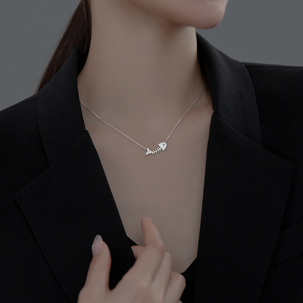 A34602 s925 sterling silver rhinestone fishbone sweet short necklace