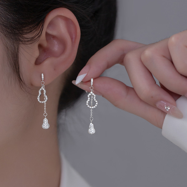 A38928 s925 silver hollowed rhinestone long earrings