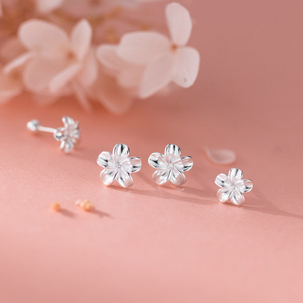 A42977 silver trendy sweet fashion flower stud elegant earrings