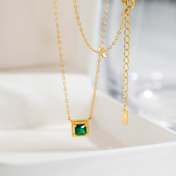 A44190 s925 silver trendy sweet green square rhinestone necklace