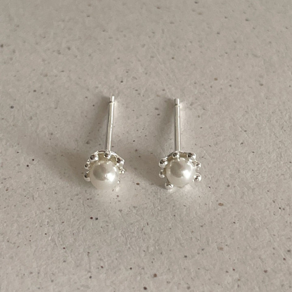 A43843 sterling silver pearl stud simple elegant earrings
