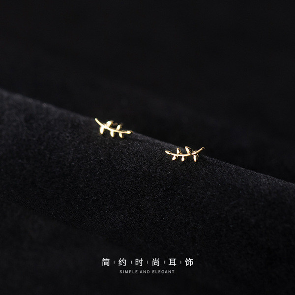 A33763 s925 sterling silver leaf earrings