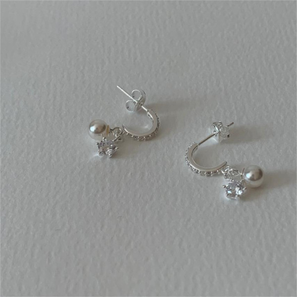 A40000 sterling silver cubic zirconia pearl stud simple fashion elegant earrings