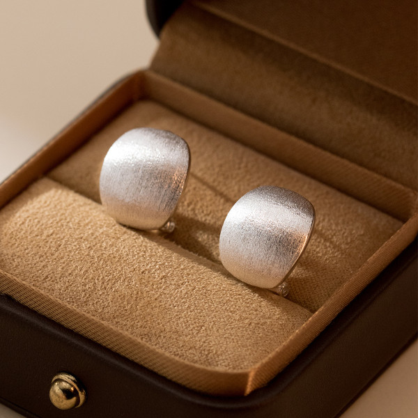 A37518 trendy s925 sterling silver short elegant earrings