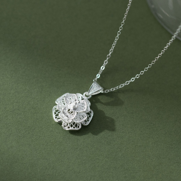A43906 silver trendy sweet dainty hollowed pendant pendant