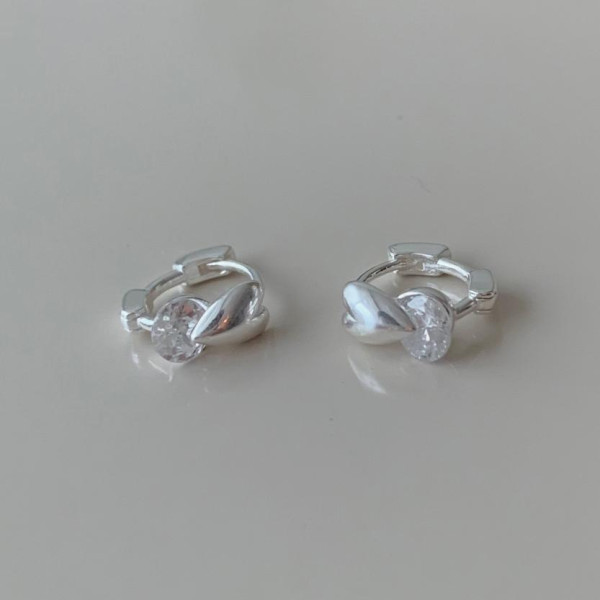 A46049 sterling silver heart cubic zirconia simple elegant earrings