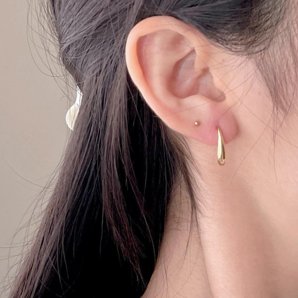 A46046 sterling silver teardrop simple elegant stud earrings