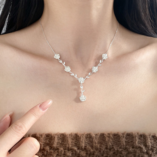A45877 silver trendy sweet dainty simple rose necklace
