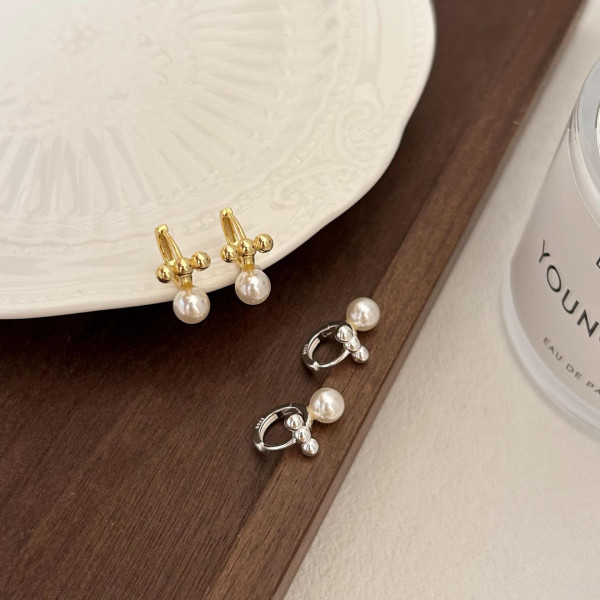 A43223 sterling silver pearl stud earrings simple elegant earrings