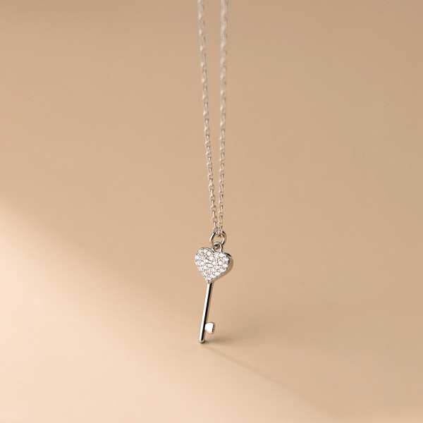 A35346 s925 sterling silver sparkling heart key necklace