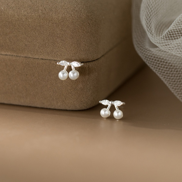 A44996 s925 sterling silver sweet rhinestone stud earrings