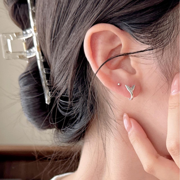 A46387 sterling silver simple elegant earrings