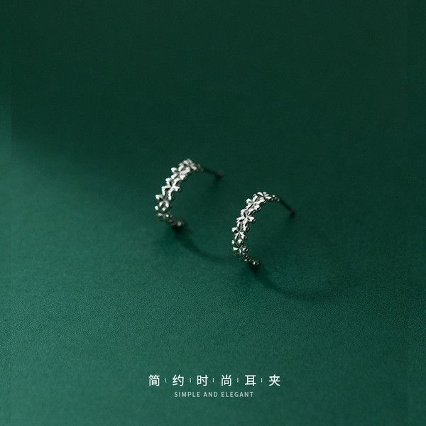 A33833 s925 sterling silver simple flowerC earrings