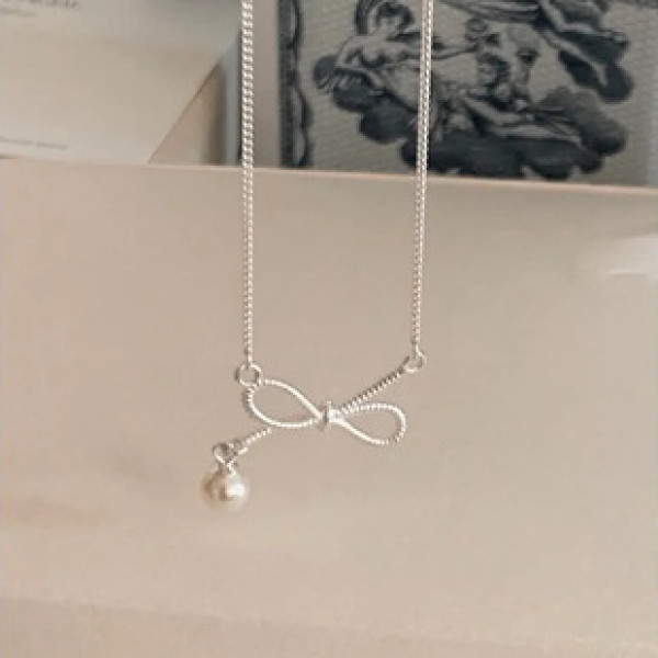 A42645 sterling silver butterfly pearl simple elegant necklace