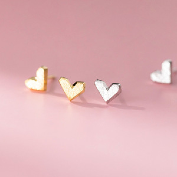 A45983 s925 sterling silver trendy sweet matte finish heart stud earrings