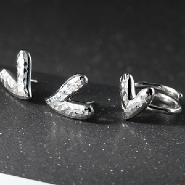 A45944 s925 sterling silver trendy sweet heart stud earrings