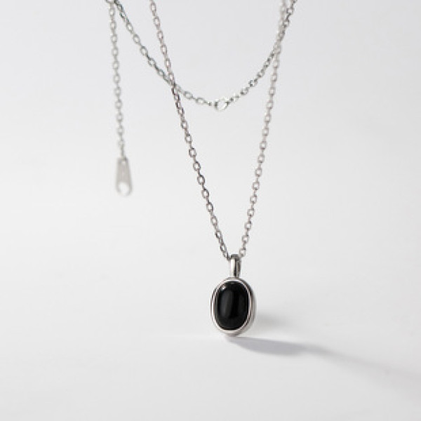A38313 s925 sterling silver grade artificial black agate oval simple elegant necklace