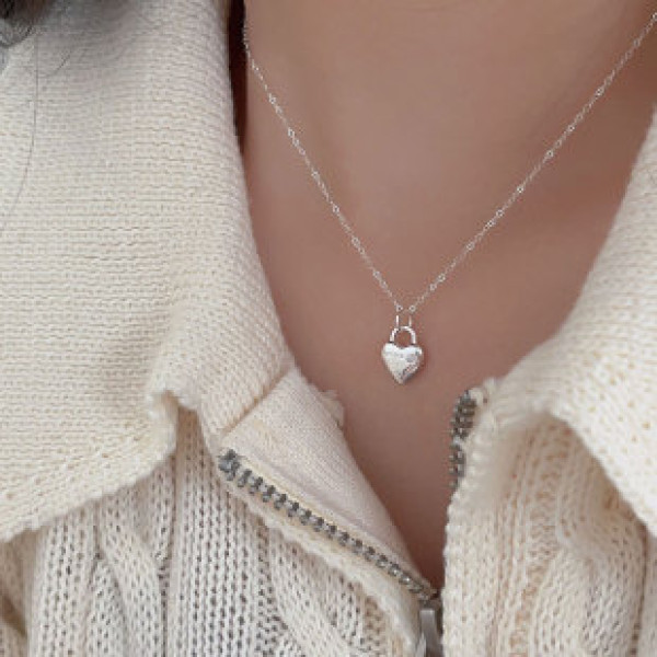 A41019 sterling silver cubic zirconia heart initial simple necklace