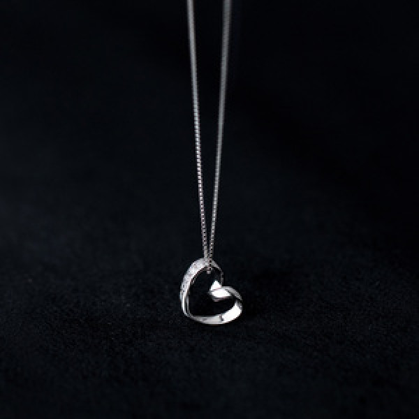 A45333 s925 silver simple rhinestone hollowed heart heartshape sweet trendy necklace