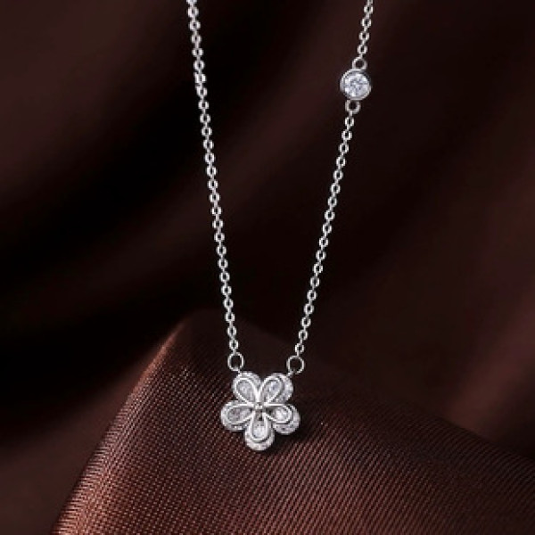 A42495 s925 sterling silver rhinestone flower sweet design necklace