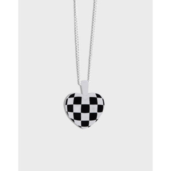 A34626 simple geometric heart necklace