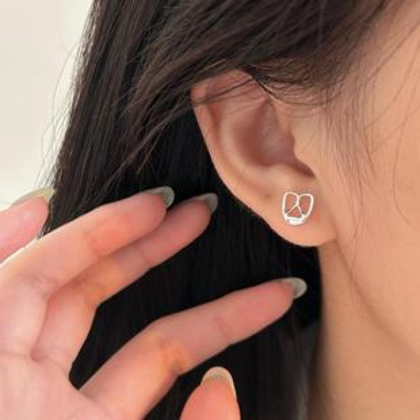 A43213 sterling silver heart stud earrings simple elegant earrings