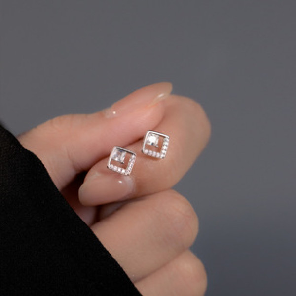 A39225 s925 sterling silver square rhinestone hollowed stud design earrings