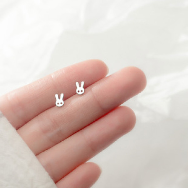 A37296 s925 silver stud white rabbit earrings