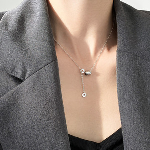 A45543 s925 silver trendy sweet letter circle necklace