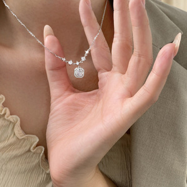 A44997 s925 silver sweet dainty simple rhinestone square necklace