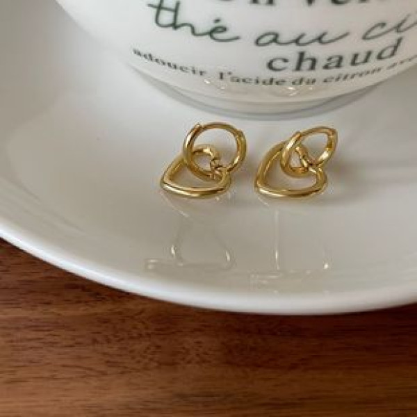 A37151 925 sterling silver heart earrings
