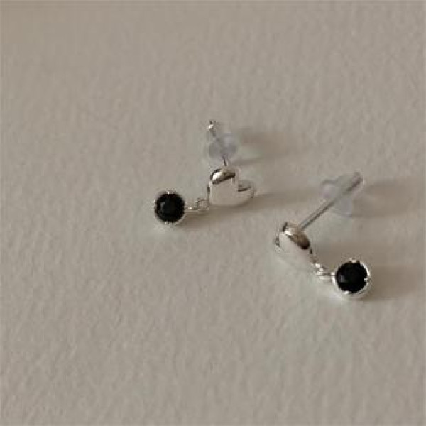 A39899 sterling silver black rhinestone heart simple stud earrings