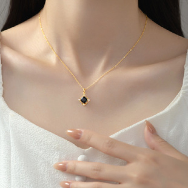 A39333 s925 sterling silver black square rhinestone design necklace