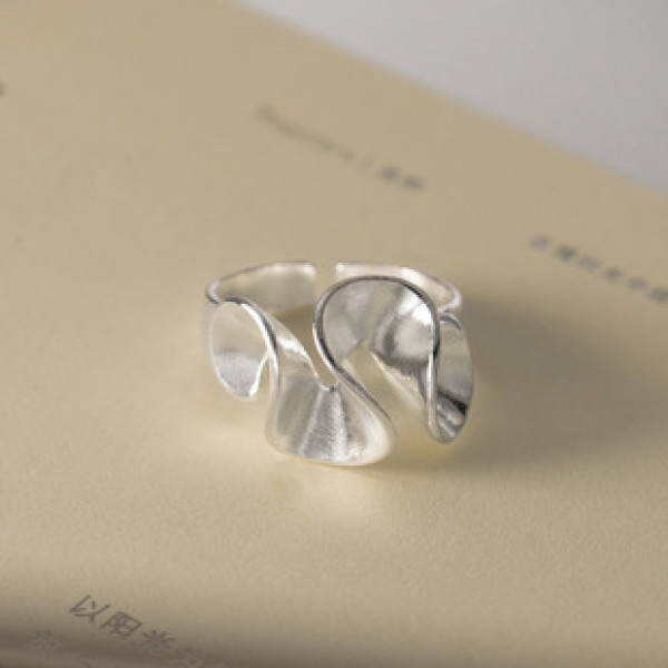 A41422 sterling silver geometric bar wrinkled flower ring