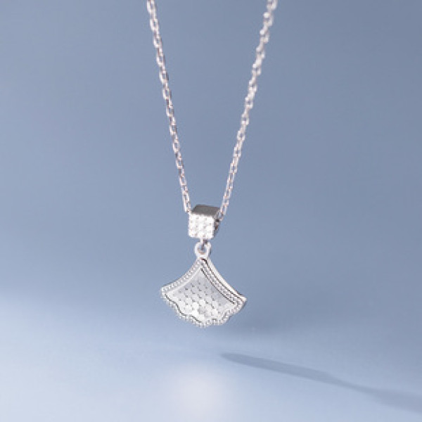 A41989 s925 sterling silver square rhinestone fanshape design necklace